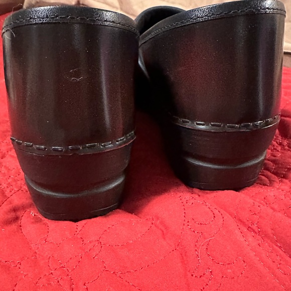 Clogs - Picture 2 of 5